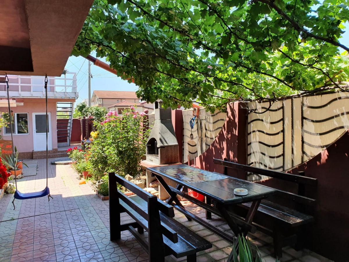 Casa Ultraviolet Hotel Navodari Exterior photo